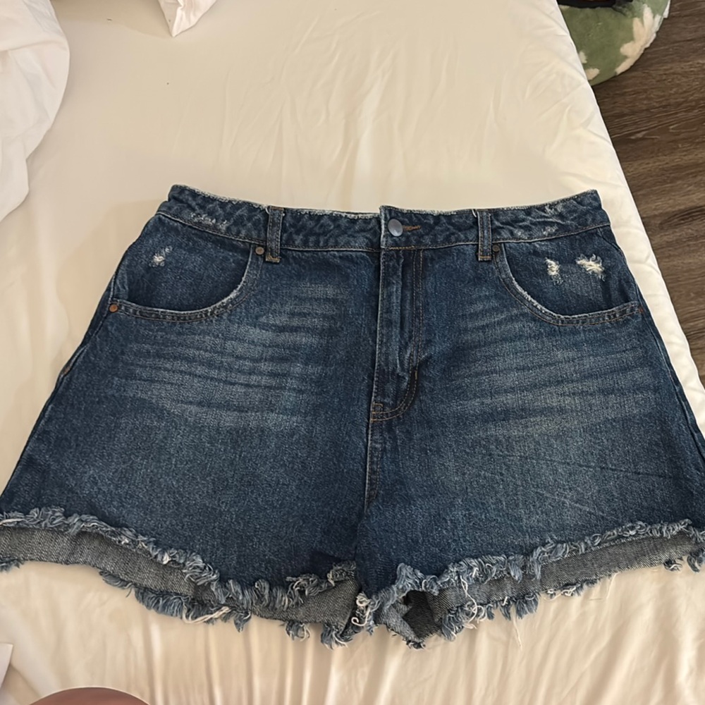 Denim Frayed Hem Women's Shorts
